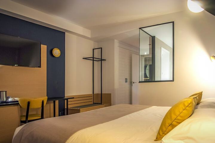 Room 28 of 118