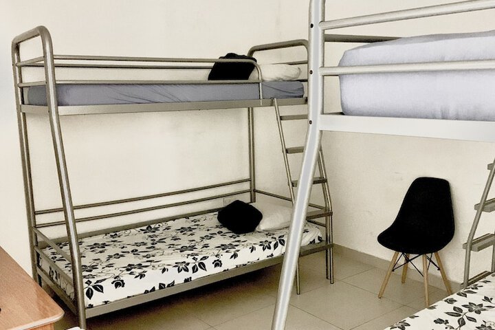 Room 8 of 33