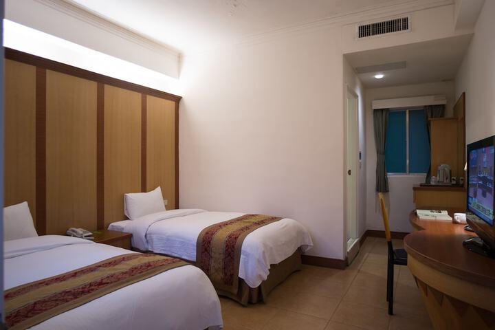 Room 8 of 52