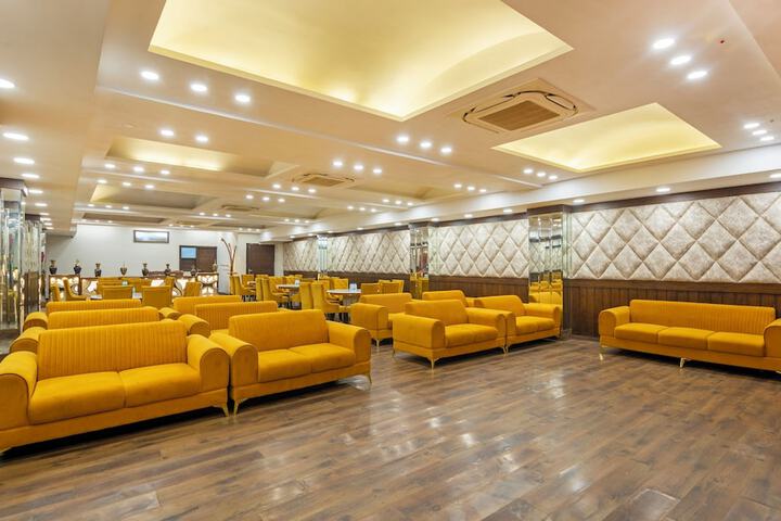 Ballroom/Hall 45 of 54