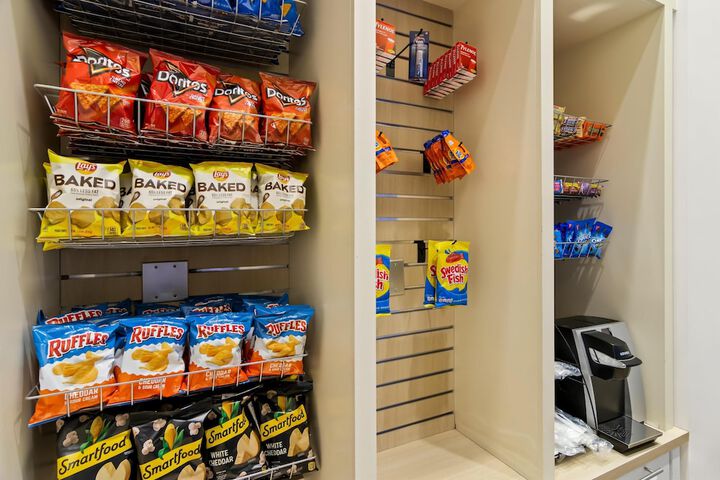 Snack bar