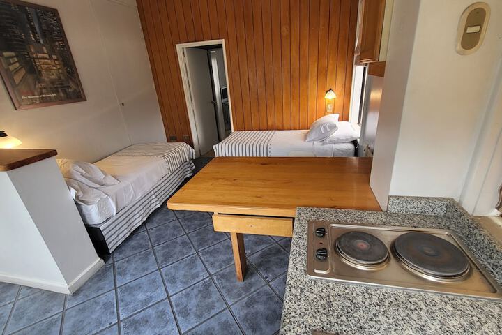 Room 6 of 18