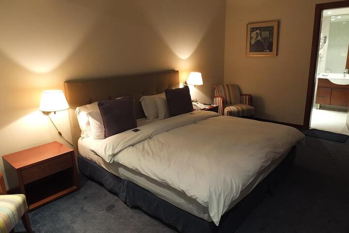 Room 26 of 63
