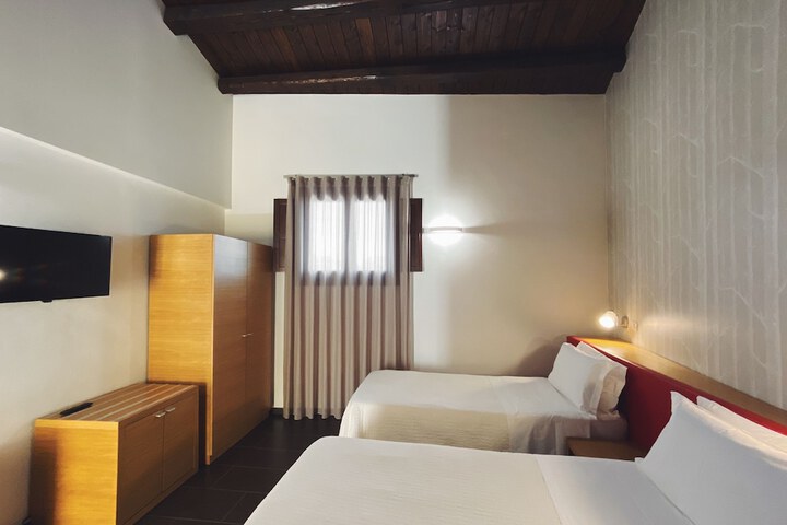 Room 14 of 89