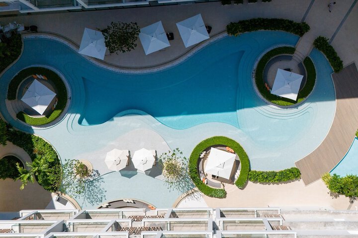 Pool 53 of 133