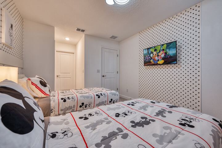 Room 18 of 86