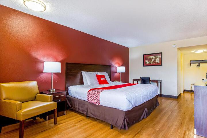 1 King Bed (1 of 2)