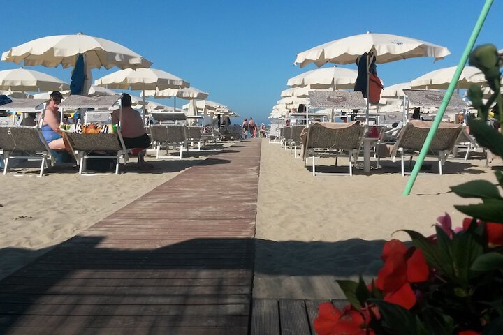 Beach 31 of 33