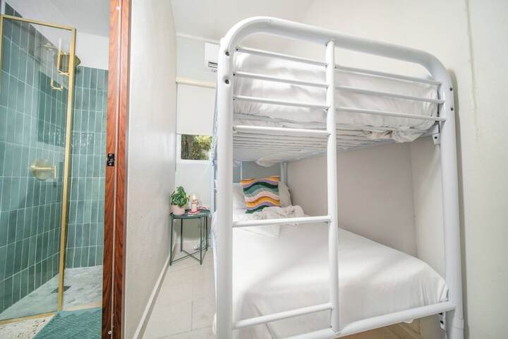 Room 8: Colorful Crash Pad Near Cerra Art in San Juan