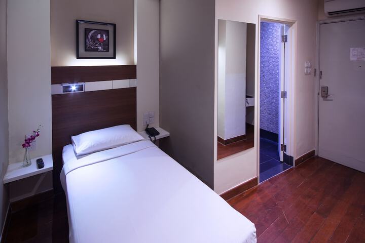 Room 3 of 56