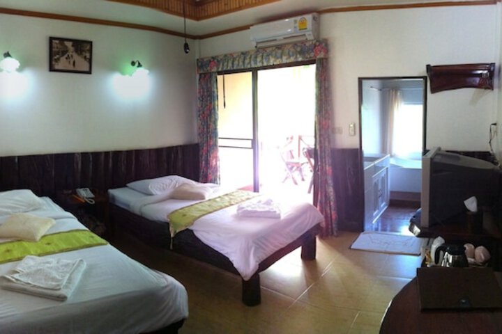 Room 4 of 37