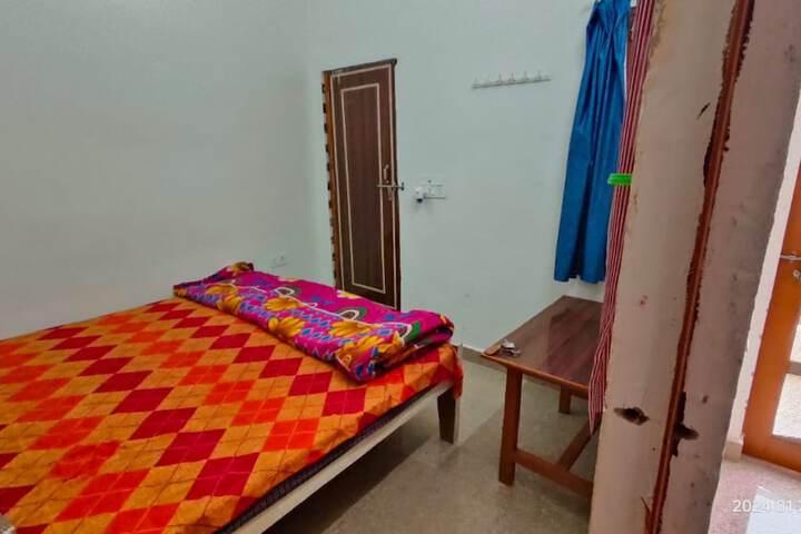 Room 3 of 9