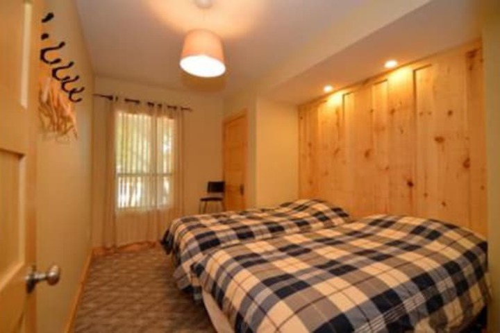 9 Bed Blue Mountain Luxury Chalet in The Blue Mountains, ON