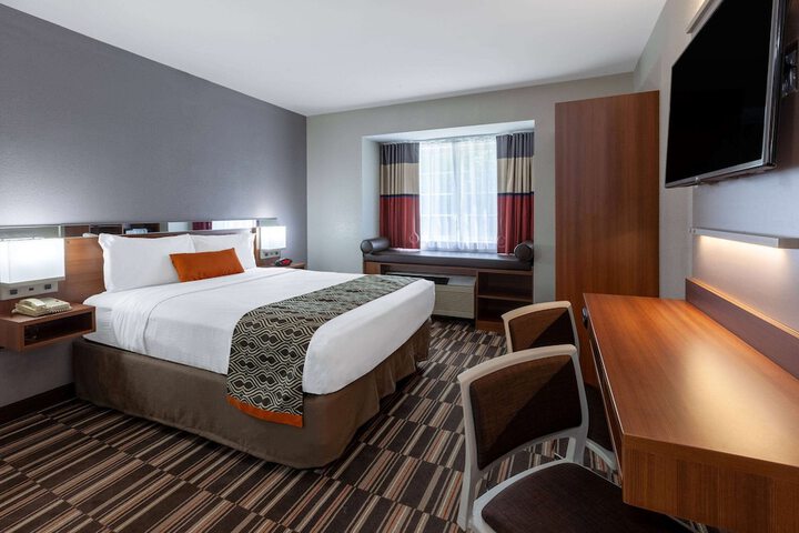 2 Queen Beds (4 of 14)