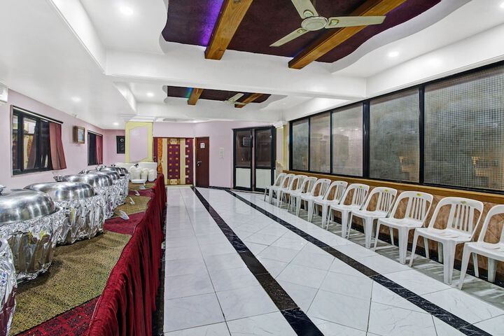 Ballroom/Hall 34 of 39