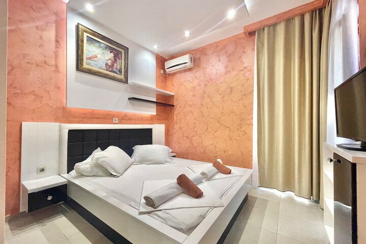 Room 20 of 119