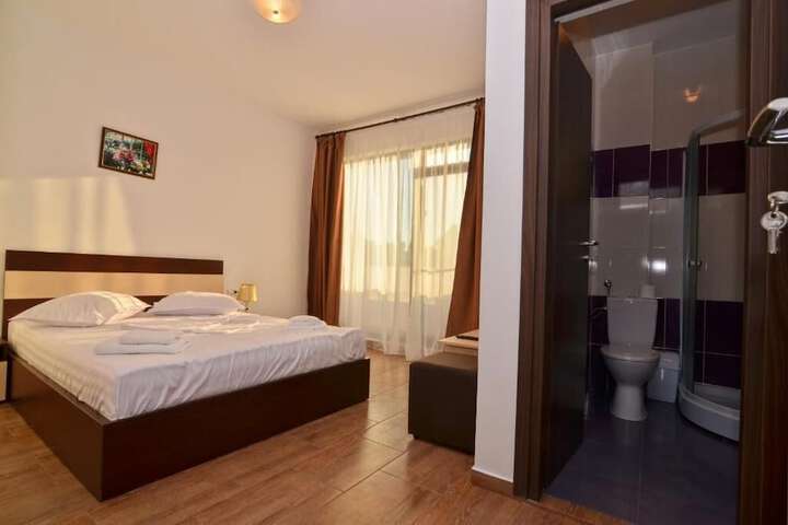 Room 5 of 20