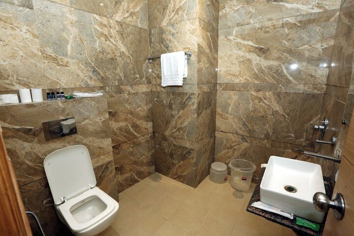 Room 18 of 23