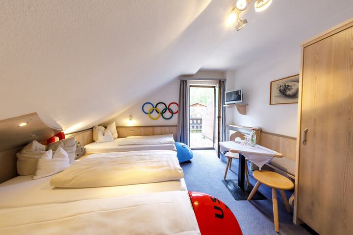 Room 30 of 79