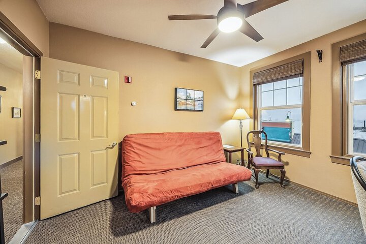 Room 68 of 118