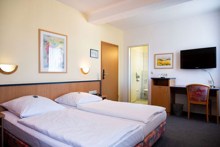 Room 18 of 32