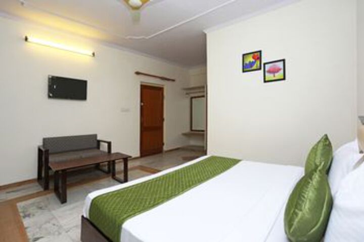 Room 17 of 30