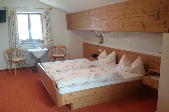 Room 6 of 29