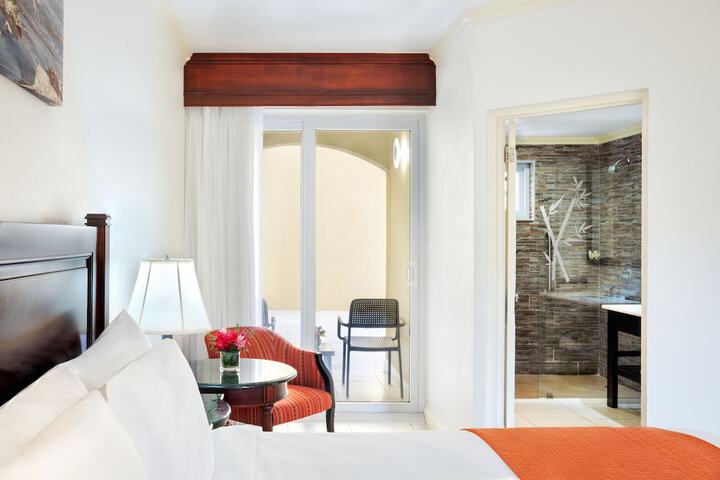 Room 5 of 125