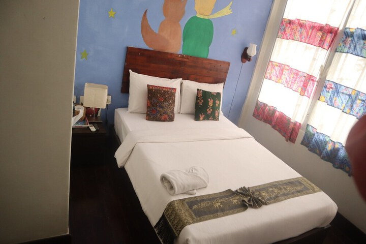 Room 26 of 90