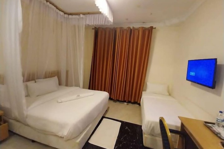 Room 9 of 45