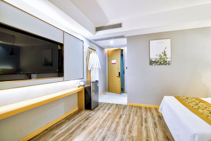 Room 48 of 68
