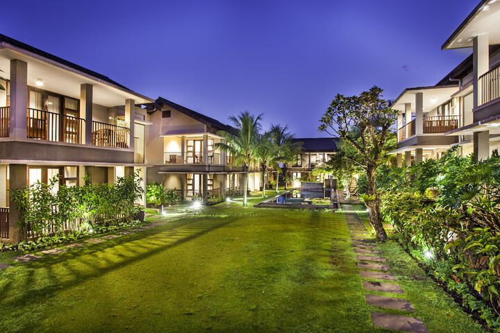 Hotel Exterior 54 of 60