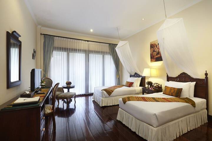 Room 8 of 50