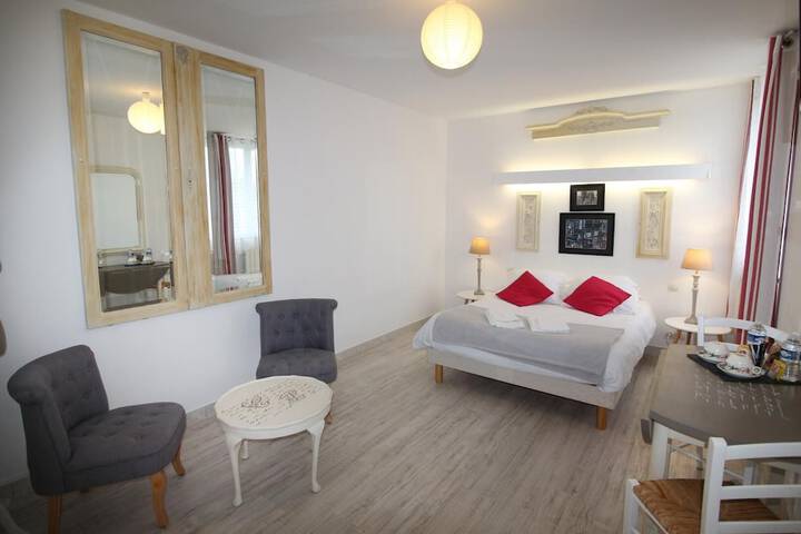 Room 30 of 164