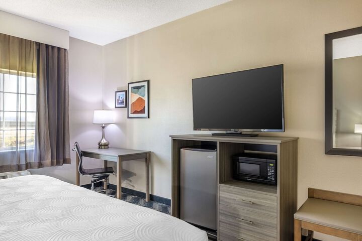 Room 8 of 39