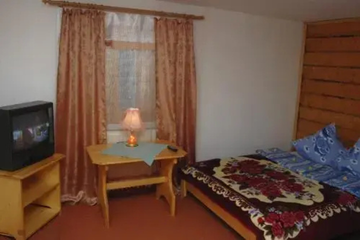 Room 4 of 10