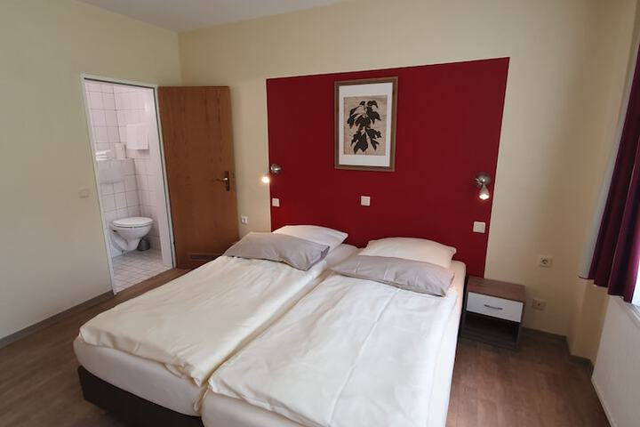 Room 13 of 46