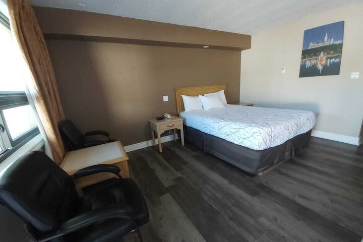 Room 17 of 32