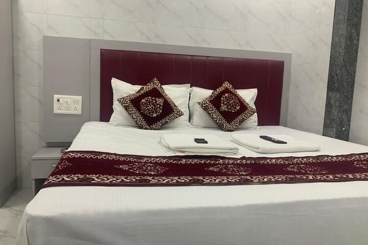 Room 15 of 21