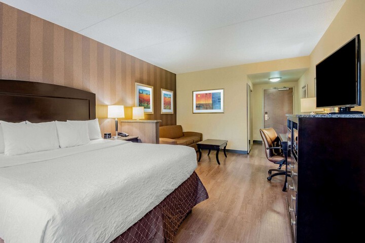2 Double Beds Mobility Accessible Studio Suite with Sofa Bed (3 of 6)