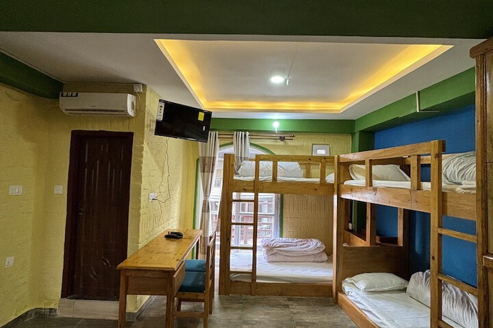 Room 5 of 12