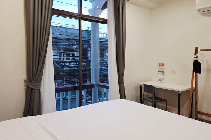 Room 9 of 68