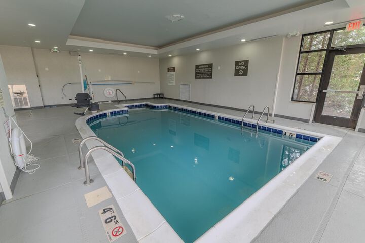 Pool 39 of 60