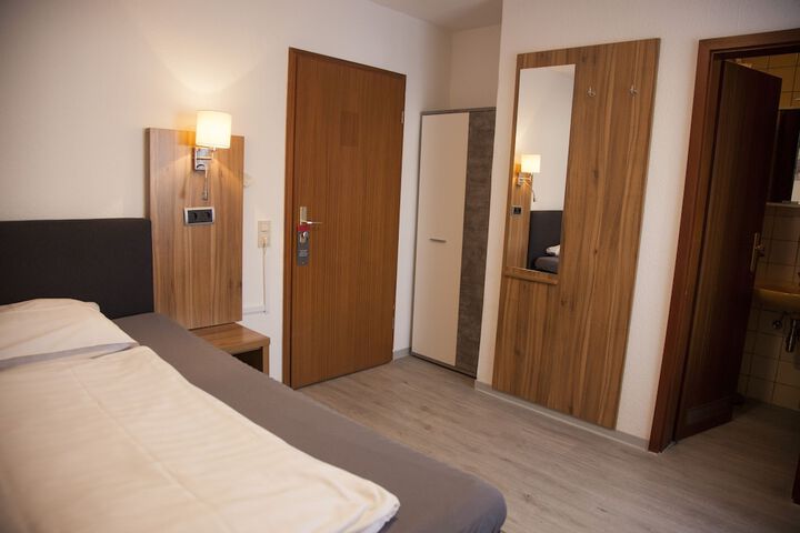 Room 30 of 76