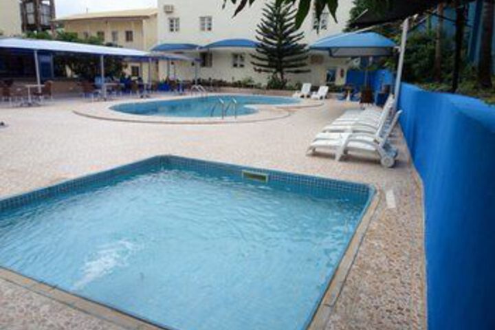 Pool 31 of 33