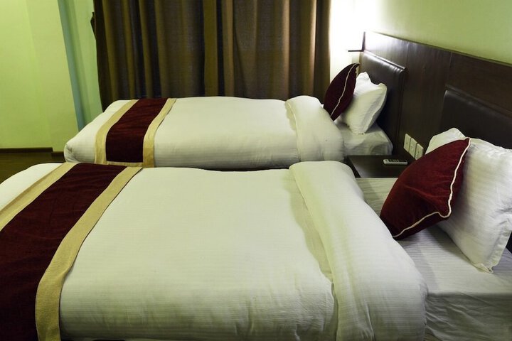 Room 5 of 33