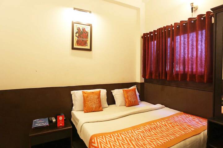 Room 5 of 11
