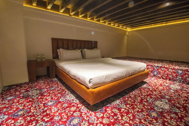 Room 33 of 58
