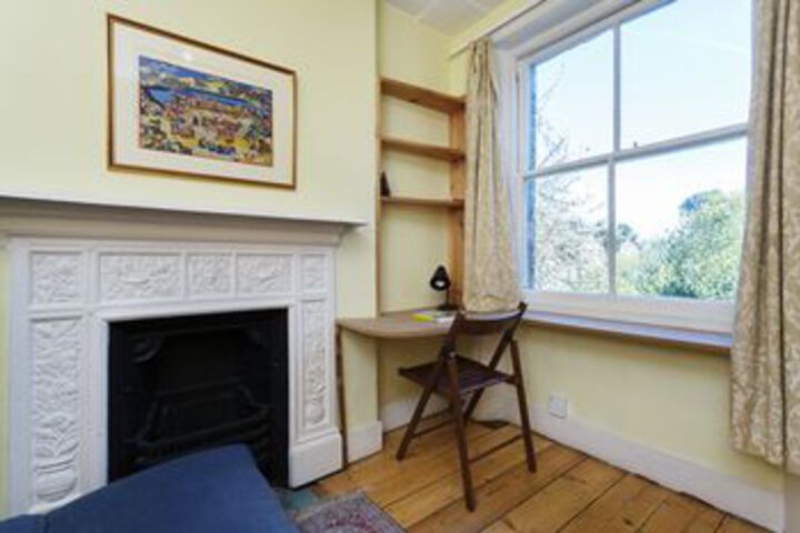 Room 7 of 25