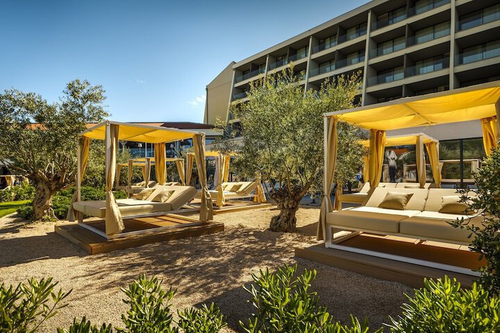 Sundeck 54 of 56